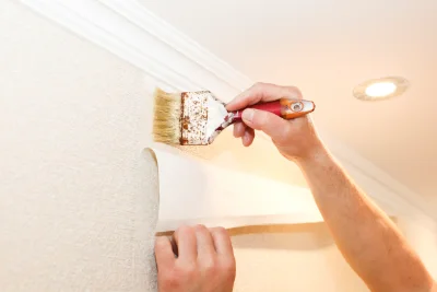 Pose de papier peint à Domprel — revêtements muraux et toiles de verre